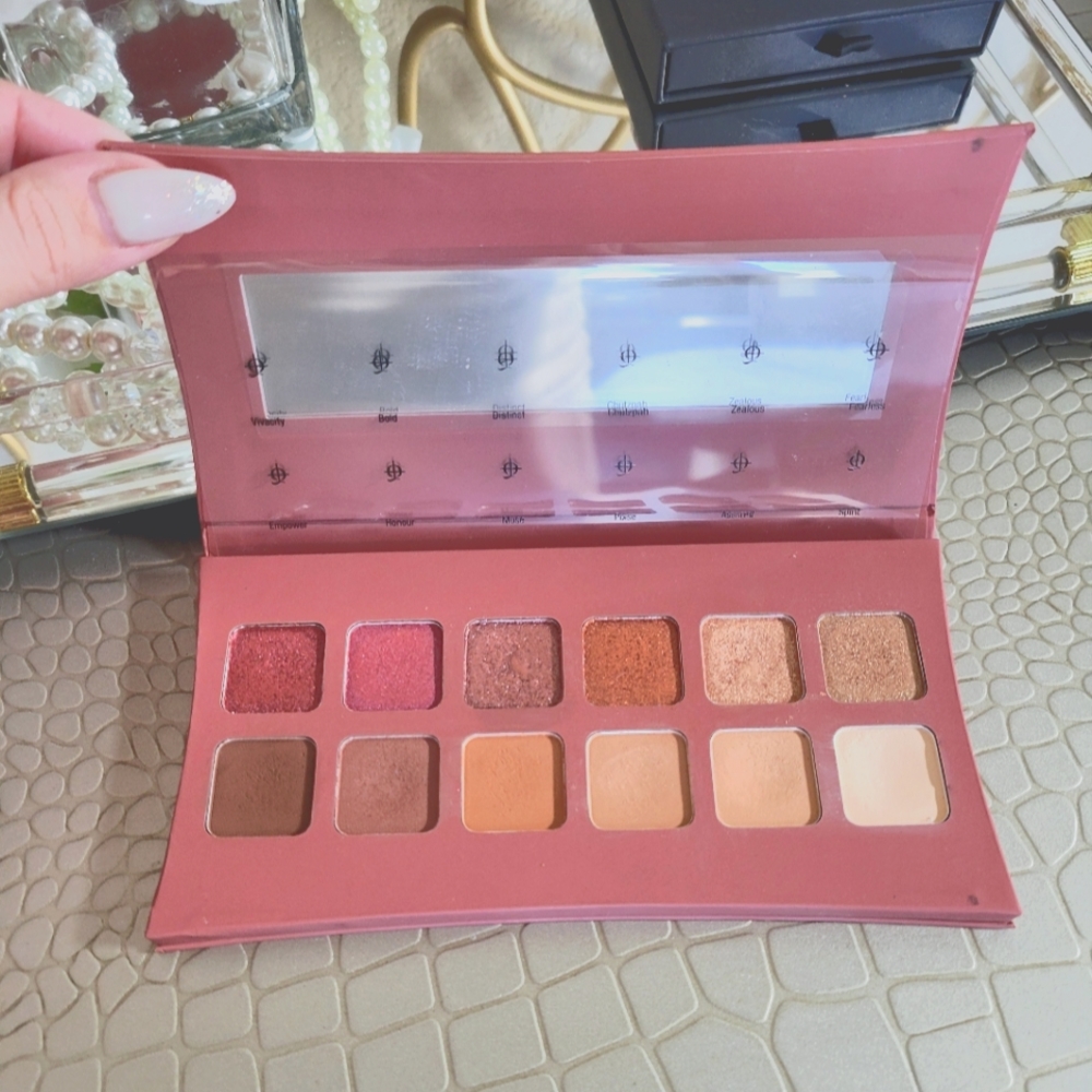 ILLAMASQUA Unvelied Artistry Palette
